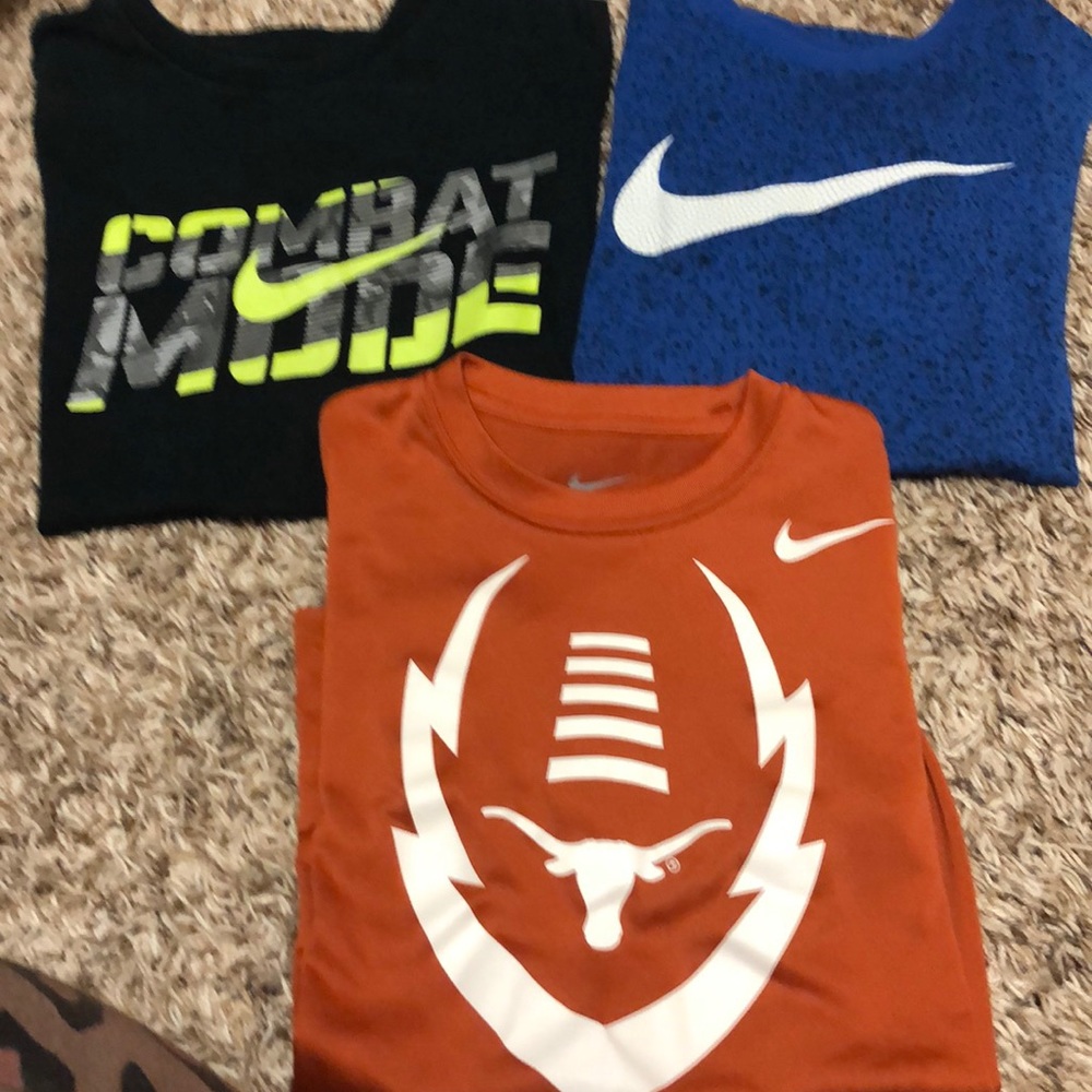Bundle of boys Nike T-shirts